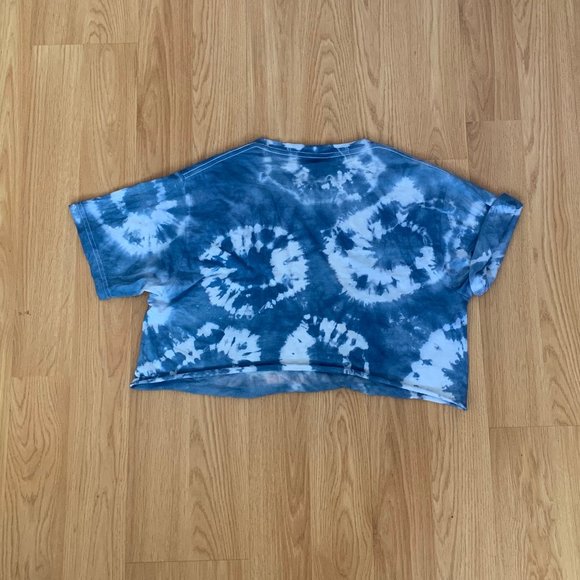 Oversized Tie Dye Budweiser Cropped Tee - Picture 3 of 3